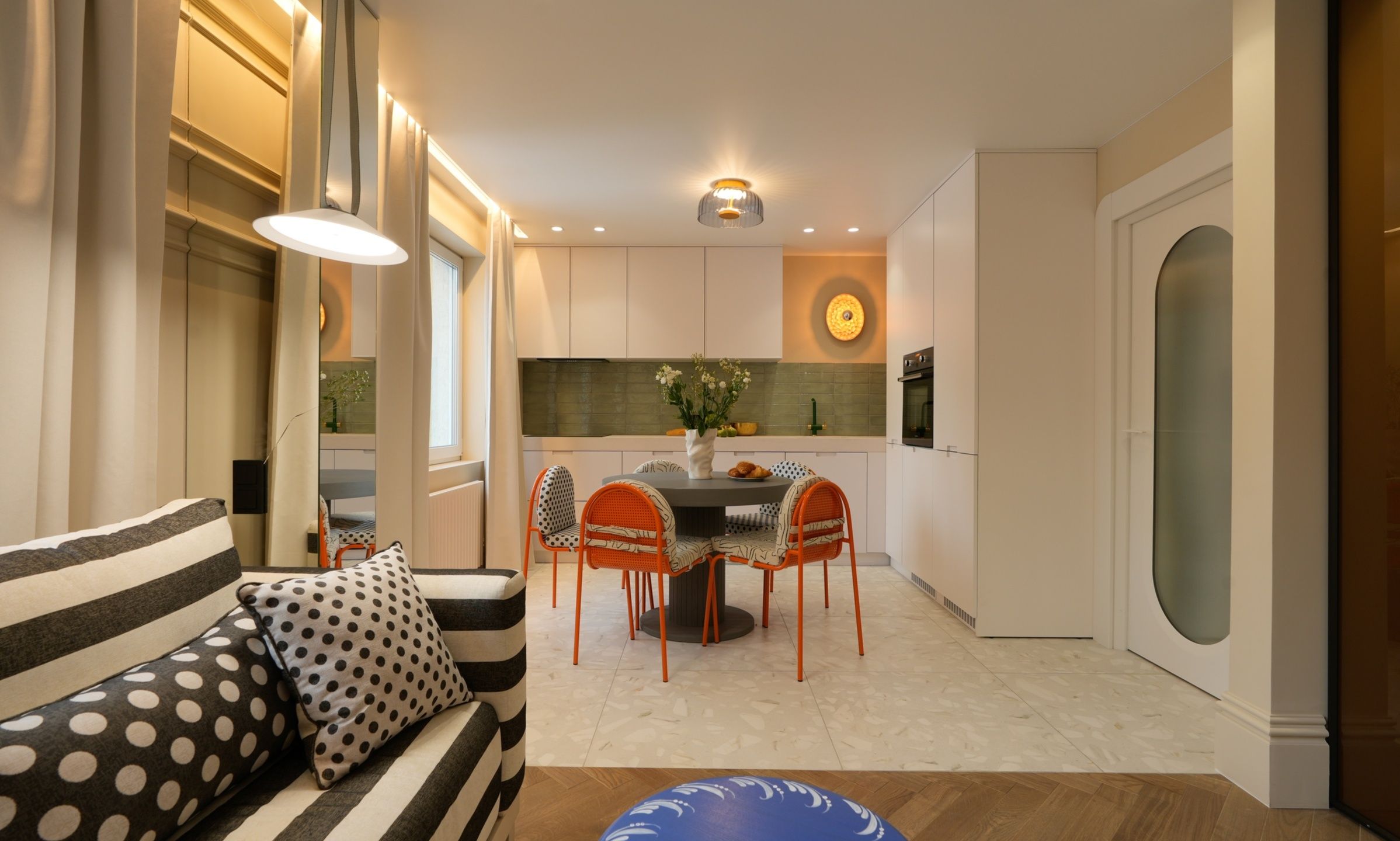 Кухня-гостиная во французском стиле